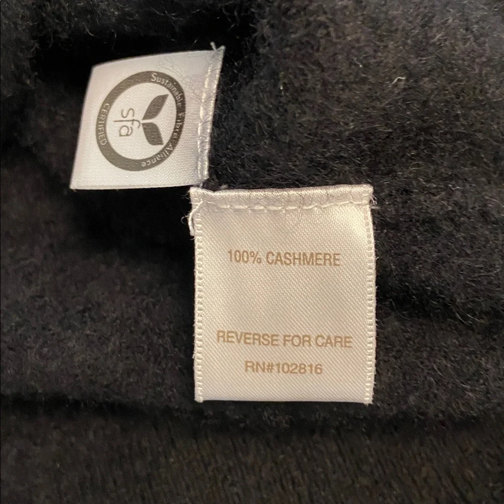 Garnet Hill Classic Black V-Neck Sweater 100% Cashmere length 21” bust 30” - Picture 6 of 8